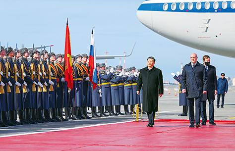 习近平出席俄罗斯纪念苏联伟大卫国战争胜利80周年庆典
