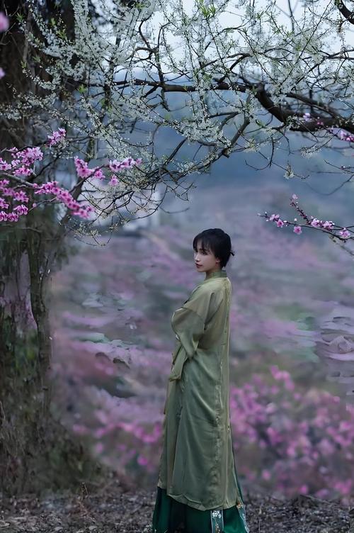 李子柒:祝福所有人逐梦的终点都能到达自己的桃花源
